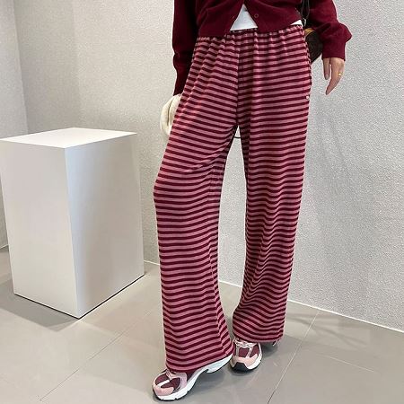 Dongdaemum Women’s Pants, a testament to the elegance and quality of wholesale Korean fashion.