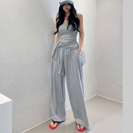 Dongdaemum Women’s One-Pieces, a testament to the elegance and quality of wholesale Korean fashion.