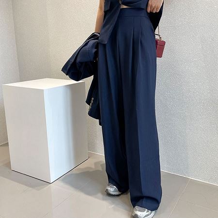 Dongdaemum Women’s Pants, a testament to the elegance and quality of wholesale Korean fashion.