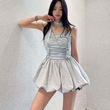 Dongdaemum Women’s Dresses, a testament to the elegance and quality of wholesale Korean fashion.