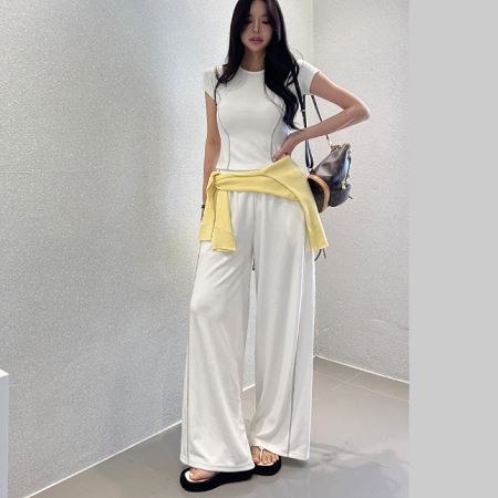 Dongdaemum Women’s One-Pieces, a testament to the elegance and quality of wholesale Korean fashion.