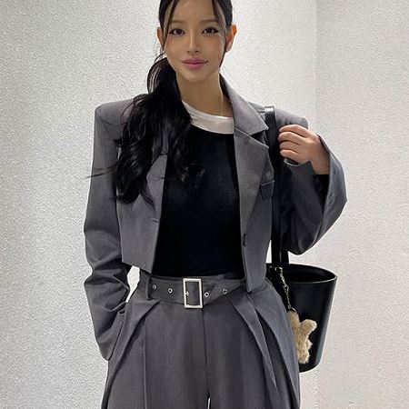 A variety of Dongdaemum Women’s Coats & Jackets, reflecting the sophistication of Korean fashion.