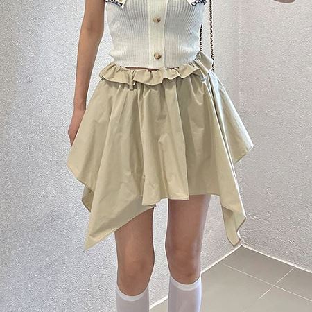 A collection of Dongdaemum Women’s Dresses, encapsulating the charm of Korean fashion.