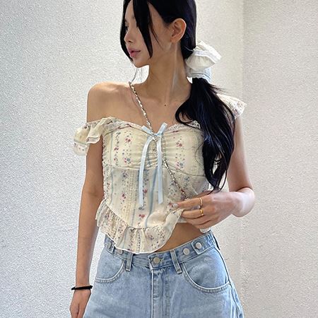 Dongdaemum Women’s Shirts, Tops & T-Shirts, a testament to the elegance and quality of wholesale Korean fashion.