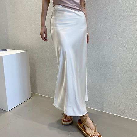 A collection of Dongdaemum Women’s Dresses, encapsulating the charm of Korean fashion.