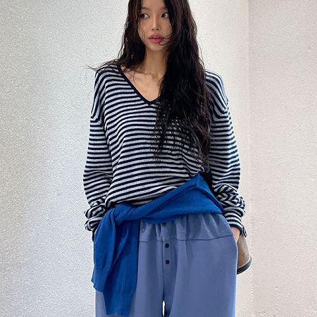 Dongdaemum Women’s Shirts, Tops & T-Shirts, a testament to the elegance and quality of wholesale Korean fashion.