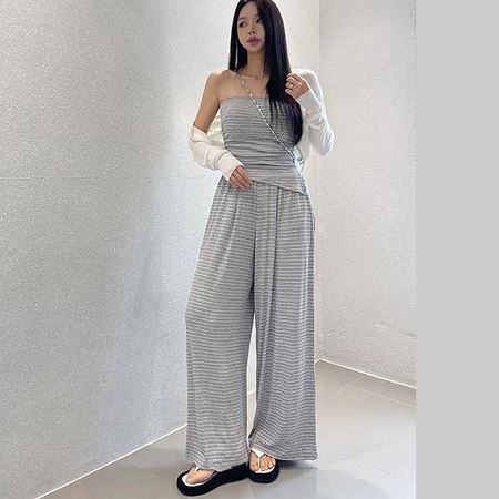 Dongdaemum Women’s One-Pieces, a testament to the elegance and quality of wholesale Korean fashion.