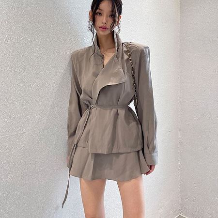 Dongdaemum Women’s Shirts, Tops & T-Shirts, a testament to the elegance and quality of wholesale Korean fashion.