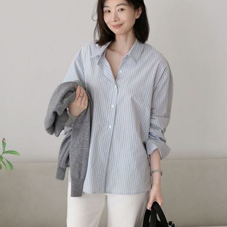 Dongdaemum Women’s Shirts, Tops & T-Shirts, a testament to the elegance and quality of wholesale Korean fashion.