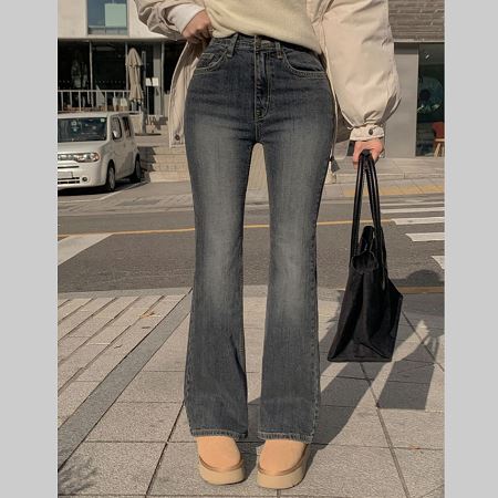 Dongdaemum Women’s Pants, a testament to the elegance and quality of wholesale Korean fashion.