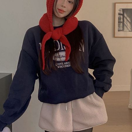 Dongdaemum Women’s Shirts, Tops & T-Shirts, a testament to the elegance and quality of wholesale Korean fashion.