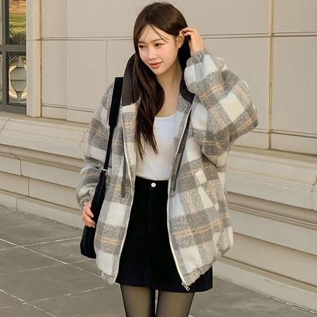 Dongdaemum Women’s Coats & Jackets, a testament to the elegance and quality of wholesale Korean fashion.