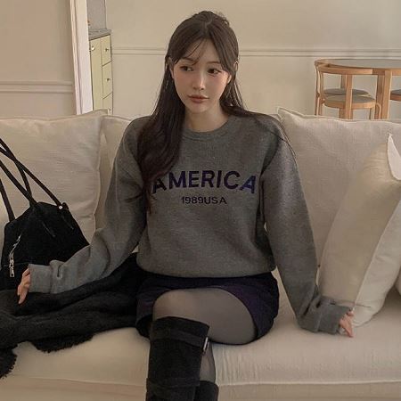 Dongdaemum Women’s Shirts, Tops & T-Shirts, a testament to the elegance and quality of wholesale Korean fashion.