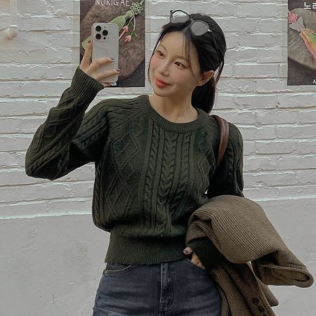 Dongdaemum Women’s Shirts, Tops & T-Shirts, a testament to the elegance and quality of wholesale Korean fashion.