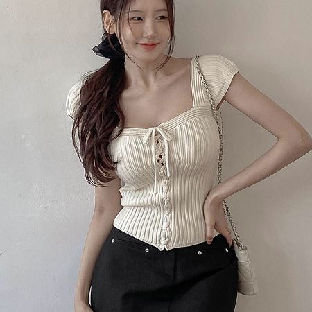 Dongdaemum Women’s Shirts, Tops & T-Shirts, a testament to the elegance and quality of wholesale Korean fashion.