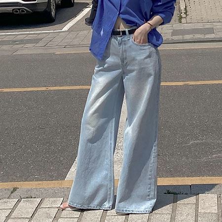 Dongdaemum Women’s Pants, a testament to the elegance and quality of wholesale Korean fashion.