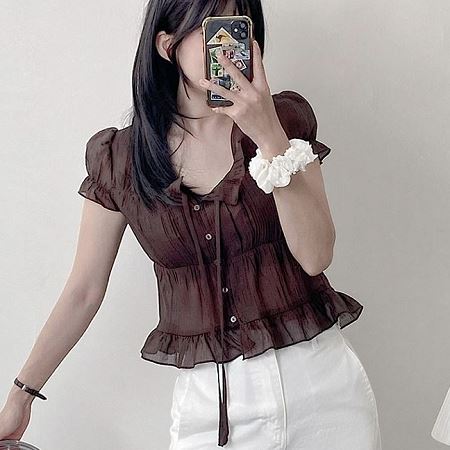 Dongdaemum Women’s Shirts, Tops & T-Shirts, a testament to the elegance and quality of wholesale Korean fashion.