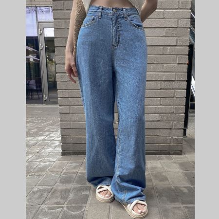 Dongdaemum Women’s Pants, a testament to the elegance and quality of wholesale Korean fashion.
