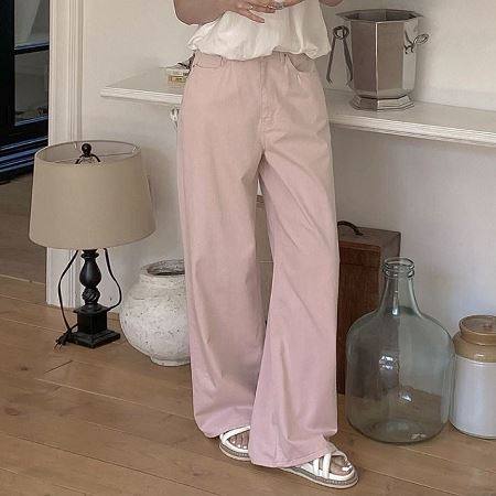 Dongdaemum Women’s Pants, a testament to the elegance and quality of wholesale Korean fashion.