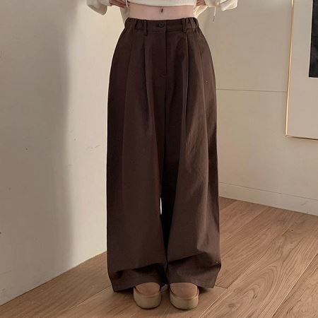 Dongdaemum Women’s Pants, a testament to the elegance and quality of wholesale Korean fashion.