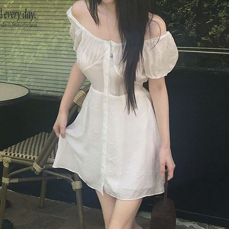 Dongdaemum Women’s Dresses, a testament to the elegance and quality of wholesale Korean fashion.