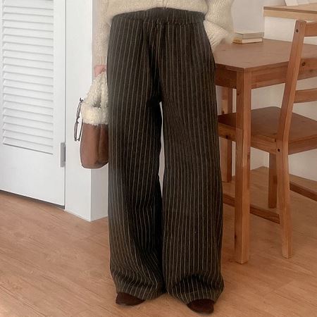 Dongdaemum Women’s Pants, a testament to the elegance and quality of wholesale Korean fashion.