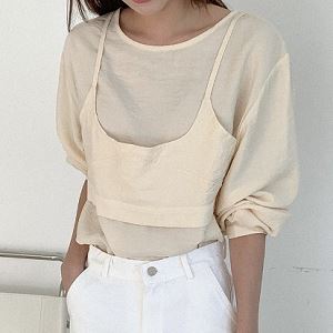 Dongdaemum Women’s Shirts, Tops & T-Shirts, a testament to the elegance and quality of wholesale Korean fashion.