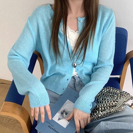 Dongdaemum Women’s Shirts, Tops & T-Shirts, a testament to the elegance and quality of wholesale Korean fashion.