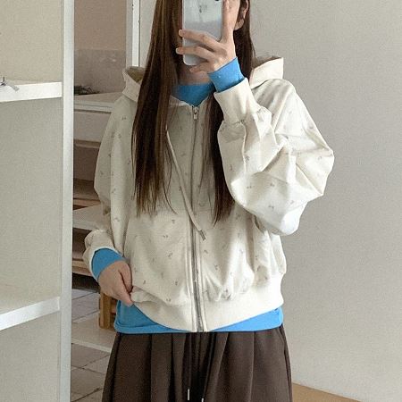 Dongdaemum Women’s Coats & Jackets, a testament to the elegance and quality of wholesale Korean fashion.