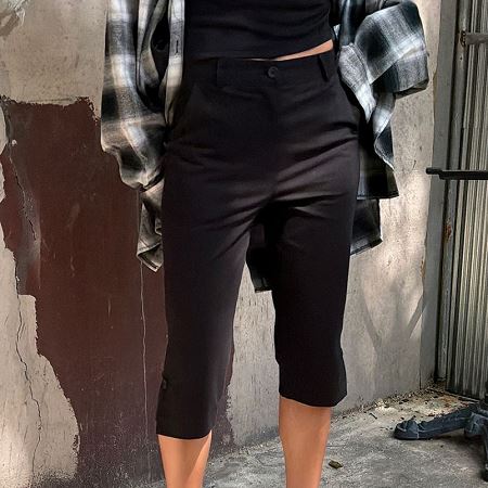 Dongdaemum Women’s Pants, a testament to the elegance and quality of wholesale Korean fashion.