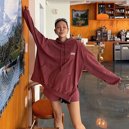 Dongdaemum Women’s Shirts, Tops & T-Shirts, a testament to the elegance and quality of wholesale Korean fashion.