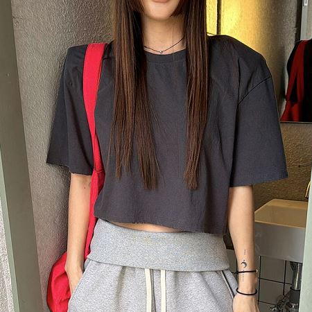 Dongdaemum Women’s Shirts, Tops & T-Shirts, a testament to the elegance and quality of wholesale Korean fashion.