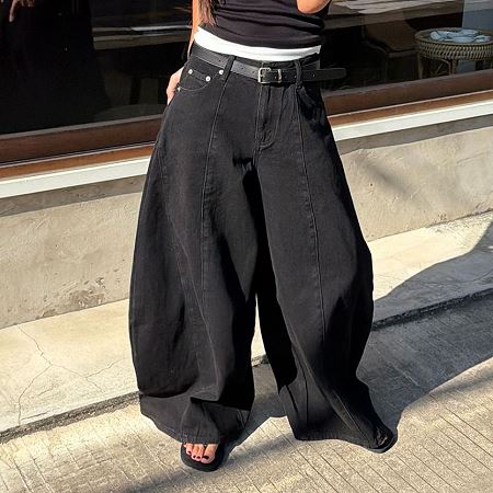 Dongdaemum Women’s Pants, a testament to the elegance and quality of wholesale Korean fashion.