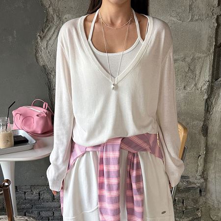 Dongdaemum Women’s Shirts, Tops & T-Shirts, a testament to the elegance and quality of wholesale Korean fashion.