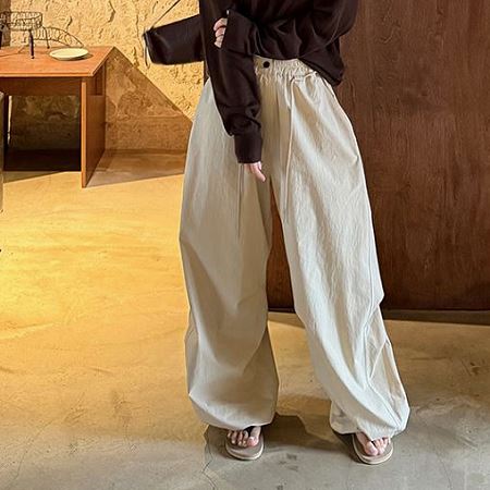 Dongdaemum Women’s Shirts, Tops & T-Shirts, a testament to the elegance and quality of wholesale Korean fashion.