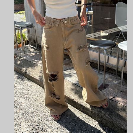 Dongdaemum Women’s Pants, a testament to the elegance and quality of wholesale Korean fashion.
