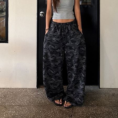 Dongdaemum Women’s Pants, a testament to the elegance and quality of wholesale Korean fashion.