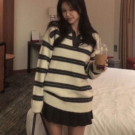 Dongdaemum Women’s Shirts, Tops & T-Shirts, a testament to the elegance and quality of wholesale Korean fashion.