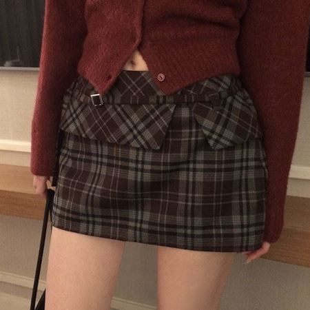 Dongdaemum Women’s Pants, a testament to the elegance and quality of wholesale Korean fashion.