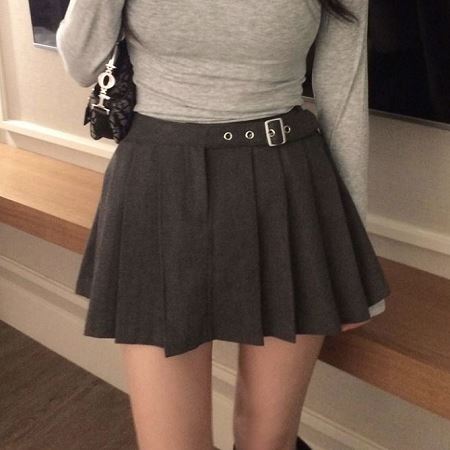 Dongdaemum Women’s Pants, a testament to the elegance and quality of wholesale Korean fashion.