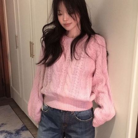 Dongdaemum Women’s Shirts, Tops & T-Shirts, a testament to the elegance and quality of wholesale Korean fashion.