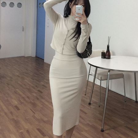 Dongdaemum Women’s One-Pieces, a testament to the elegance and quality of wholesale Korean fashion.