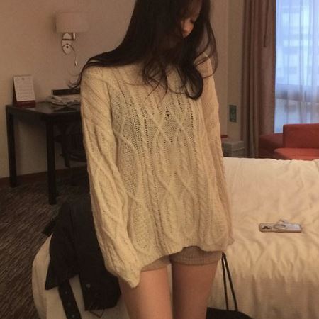 Dongdaemum Women’s Shirts, Tops & T-Shirts, a testament to the elegance and quality of wholesale Korean fashion.