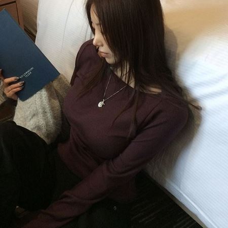 Dongdaemum Women’s Shirts, Tops & T-Shirts, a testament to the elegance and quality of wholesale Korean fashion.