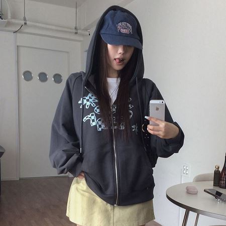 Dongdaemum Women’s Coats & Jackets, a testament to the elegance and quality of wholesale Korean fashion.