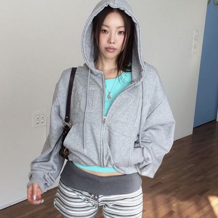 Dongdaemum Women’s Coats & Jackets, a testament to the elegance and quality of wholesale Korean fashion.