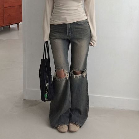 Dongdaemum Women’s Pants, a testament to the elegance and quality of wholesale Korean fashion.