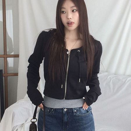 Dongdaemum Women’s Coats & Jackets, a testament to the elegance and quality of wholesale Korean fashion.