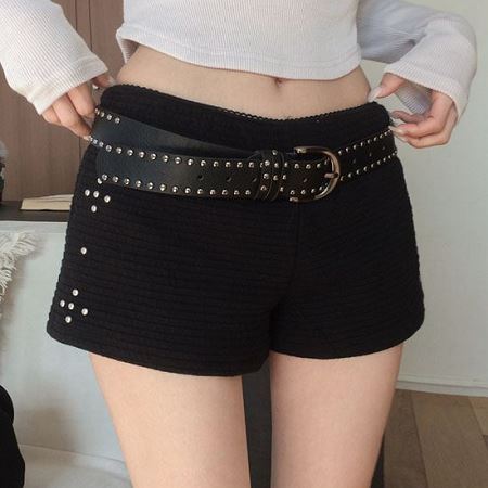 Dongdaemum Women’s Pants, a testament to the elegance and quality of wholesale Korean fashion.