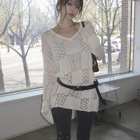 Dongdaemum Women’s Shirts, Tops & T-Shirts, a testament to the elegance and quality of wholesale Korean fashion.